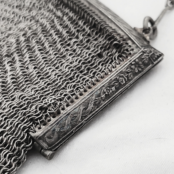 Antique Whiting and Davis Silver Mesh Chainmail Purse - Picture 5 of 7
